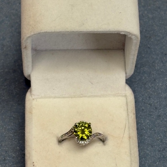 RARE NATURAL Green Tsavorite Crystal Stamped 925 Sterling Silver Ring - Picture 15 of 16